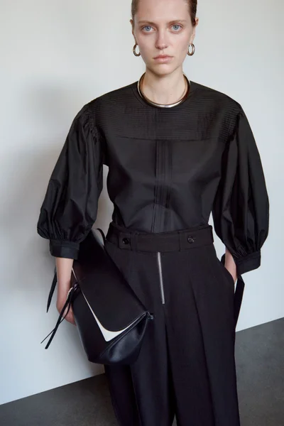 Look 16